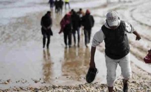 İngiltere’de göçmenlere “elektronik etiket” takılması gündemde