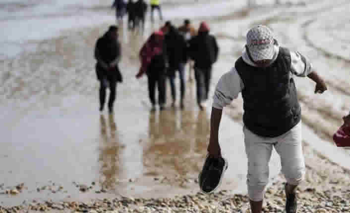 İngiltere’de göçmenlere “elektronik etiket” takılması gündemde