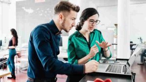 İngiltere’de maaşlar rekor oranda artıyor