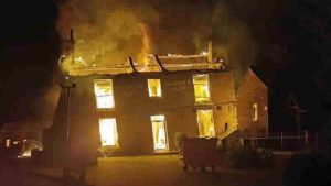 İngiltere’nin “en çılgın” Pub’ındaki yangın bölge halkını kızdırdı