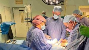 İngiltere’nin ilk rahim nakli başarılı sonuç verdi