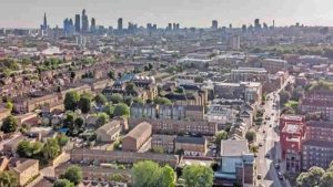 Londra’da 35 bin sterlinden az kazananlar “uygun fiyatlı konut planından” yararlanamıyor