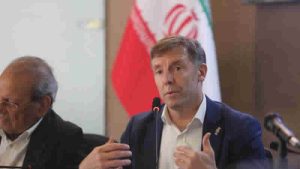 İran, İngiltere Büyükelçisini protesto etti