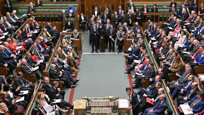 Afganistan paylaşımı, İngiltere Parlamentosu’nda istifa getirdi