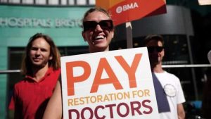 Asistan doktorlar ve danışmanlar birlikte greve gidecek