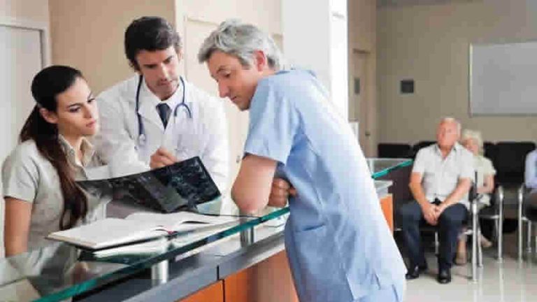 İngiltere’de Hastane Yoğunluğunu Azaltacak Yeni Sağlık Planı Devrede