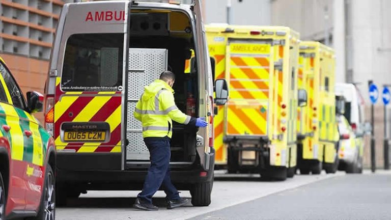 İngiltere’de tedavi için sıra bekleyenlerin sayısı 7,6 milyona ulaştı