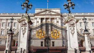 Londra’da kraliyet ahırlarına girdiği iddiasıyla bir kişiye gözaltı