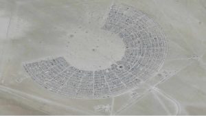 On binlerce kişi Burning Man festivalinde mahsur kaldı