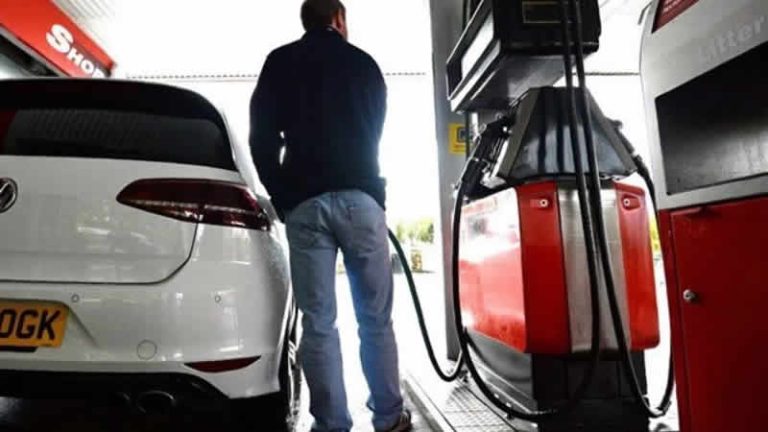 Rishi Sunak: Benzinli ve dizel otomobil satış yasağı ertelenecek