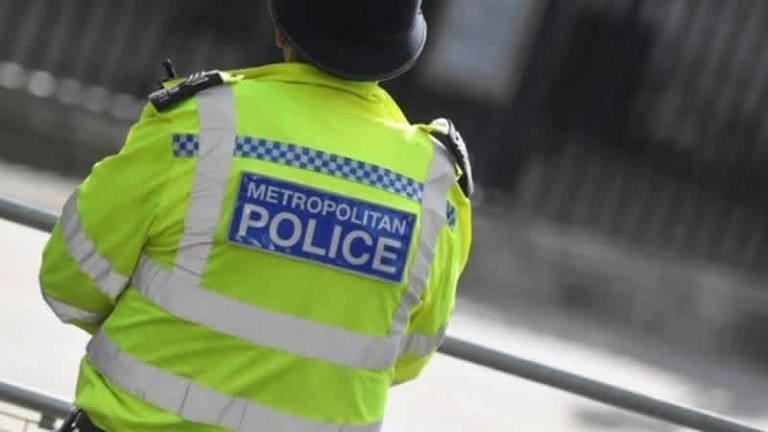 Londra’daki Baba ve Oğul Cinayetinin Zanlısı Hasan Çevik Hakim Karşısına Çıkacak