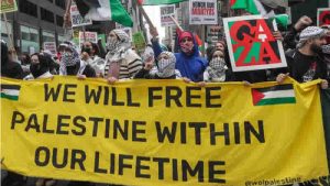 İngiltere İçişleri Bakanı: Filistin bayrağı sallamak yasal olmayabilir