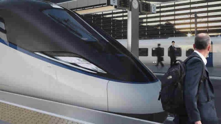 Sunak, yüksek hızlı tren yolunda Manchester kısmının iptalini açıklayacak