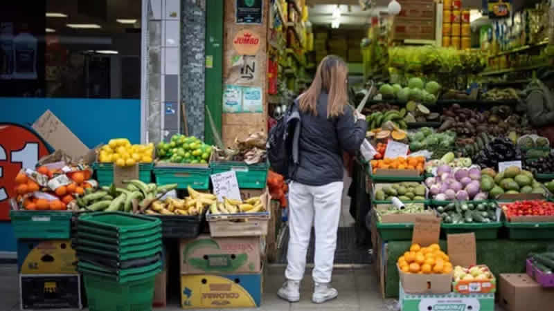İngiltere’de eylül ayında enflasyon beklentileri aştı