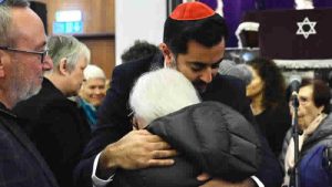 İskoçya Başbakanı sinagogda hem Gazze´deki ailesi hem de Hamas kurbanları için dua etti