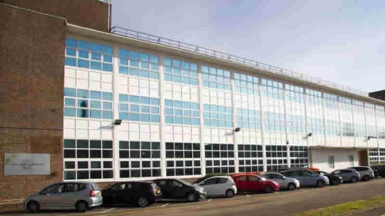 Londra’daki üç Yahudi okulu güvenlik endişeleri nedeniyle kapandı