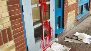 Londra’nın kuzeyindeki iki Yahudi okuluna kırmızı boya atıldı