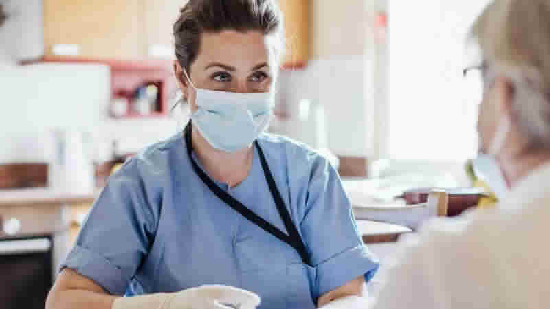 NHS maaşı: Sağlık personeli Kovid ikramiyesi nedeniyle hukuki mücadeleye başladı