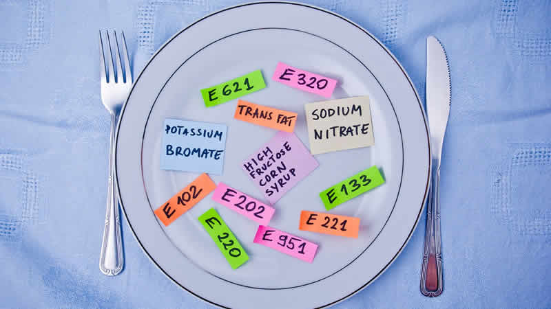 Diyetisyen Öykü Uman: Gıdalarda cok zararlı 5 katkı maddesi