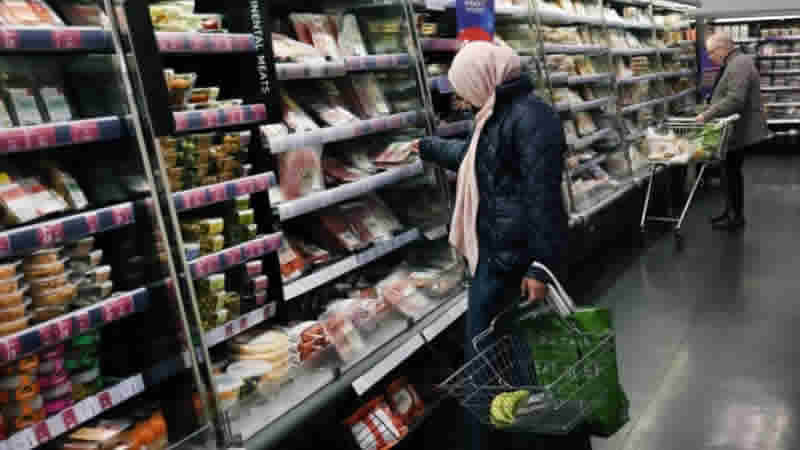 İngiltere’de mağaza enflasyonu 1.5 yılın en düşük seviyesinde