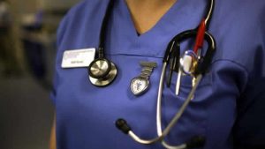 İngiltere’de yabancı doktorların çoğu ırkçı saldırılara maruz kalıyor