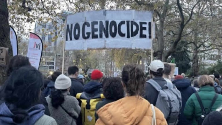 Londra’da Yahudi oluşumlar İsrail’in Gazze işgalini protesto etti