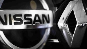 Nissan, İngiltere’de üç modelinin elektrikli versiyonunu üretecek
