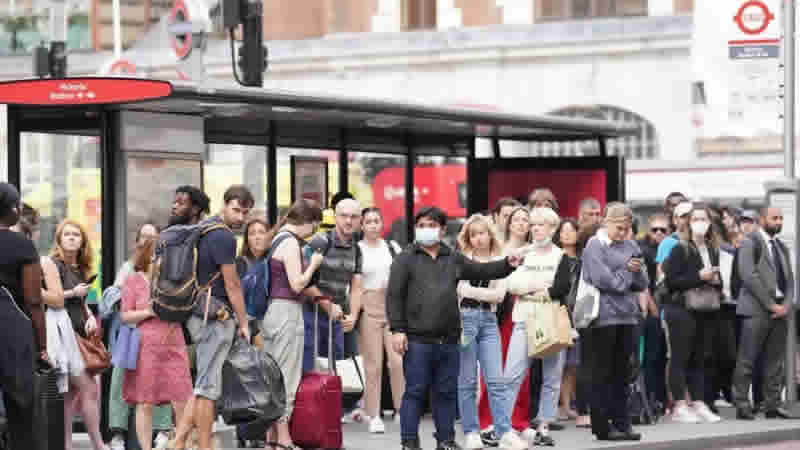 İngiltere’de Noel Günü İçin Rekor Sayıda Otobüs Sefer Yapacak