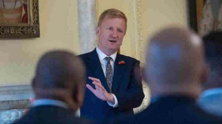 İngiltere Başbakan Yardımcısı Dowden: Mum ve radyo alın