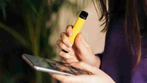 İrlanda 18 yaş altı kişilere elektronik sigara satışını yasakladı