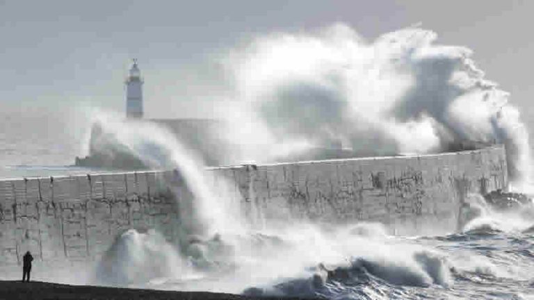 Birleşik Krallık’ta Isha Fırtınası nedeniyle 30 bin hane elektriksiz kaldı