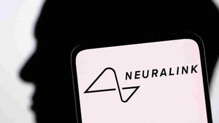 Elon Musk: “Neuralink’in beyin çipi ilk kez bir insana yerleştirildi”