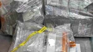 Araç kontrolü sırasında 100 bin pound değerinde uyuşturucu bulundu