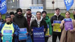 Kuzey İrlanda tarihinin en büyük iş bırakma eylemi başladı