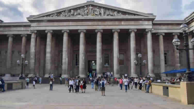 Londra müzelerindeki 1700’e yakın eser kayıp