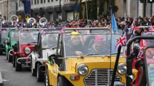 Londra’da yeni yıl geçit töreni binlerce kişi tarafından izlendi