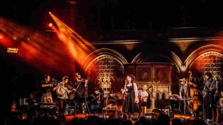 Londra’daki Band of Burns konserinde Nazım Hikmet esintisi
