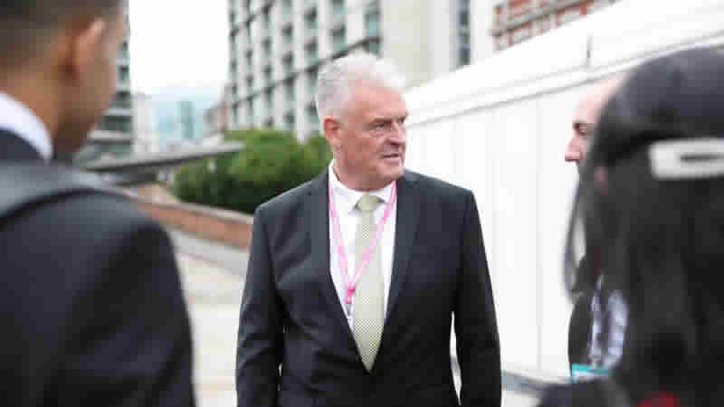 Rishi Sunak’ın parti başkan yardımcısından göç tasarısıyla ilgili Başbakan’ı üzecek karar