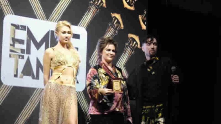 Ünlü modacı Emre Tamer’den Londra Moda Haftası’nda özel defile