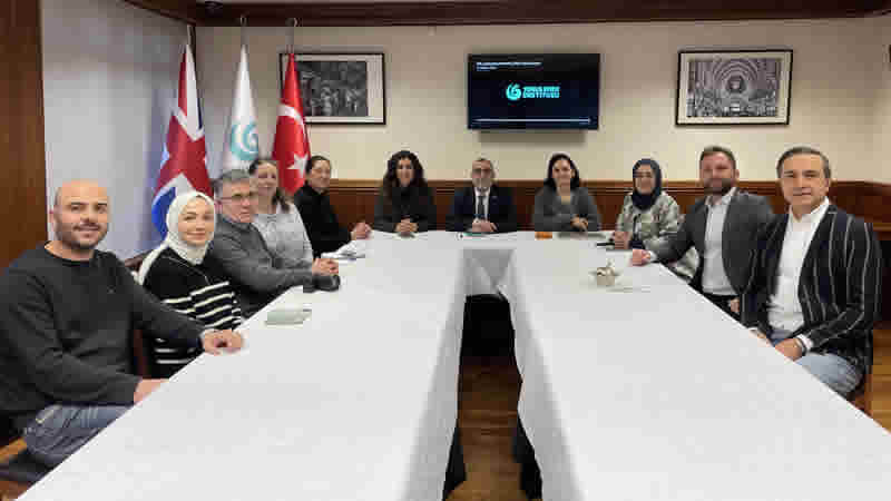 Yunus Emre Enstitüsü, Londra’daki basın mensuplarını “Türk kahvaltısı” etkinliğinde ağırladı
