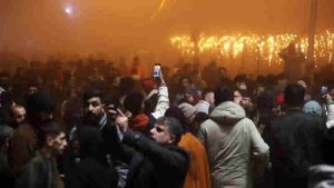 Depremzedeler 6 Şubat’ın yıl dönümünde geceyi sokaklarda geçirdi