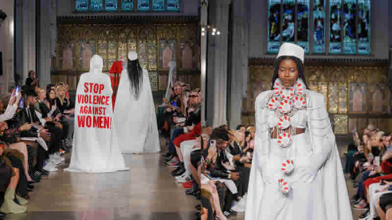 Ödüllü Türk Tasarımcı Tuncer Tonun, Londra Moda Haftası’nda göz doldurdu