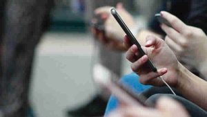 İngiltere’de Pazar Günü Tüm Telefonlar Aynı Anda Çalacak