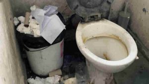 Sheffield’ta bir işletmeye personel tuvaletinin durumu nedeniyle para cezası verildi