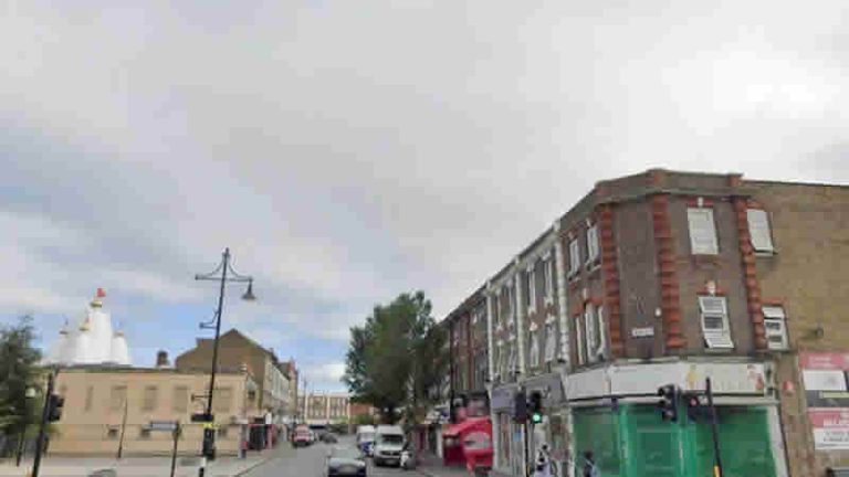 Southall’da kamyonun çarptığı 8 yaşındaki çocuk hayatını kaybetti