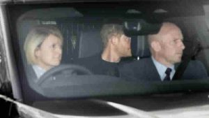 Prens Harry, kanser teşhisi konan Kral Charles ile görüştü