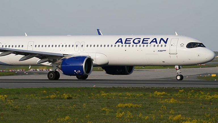 Atina’dan Londra’ya sefer yapan uçak kuş çarpması nedeniyle geri döndü