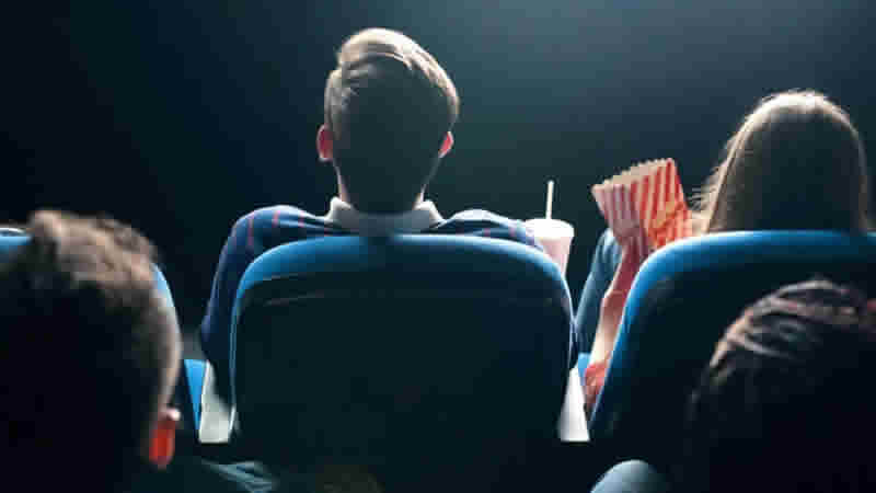 Britanya’da filmlerde seks ve çıplaklık için 15 yaş altı sınırı sıklaştırılacak