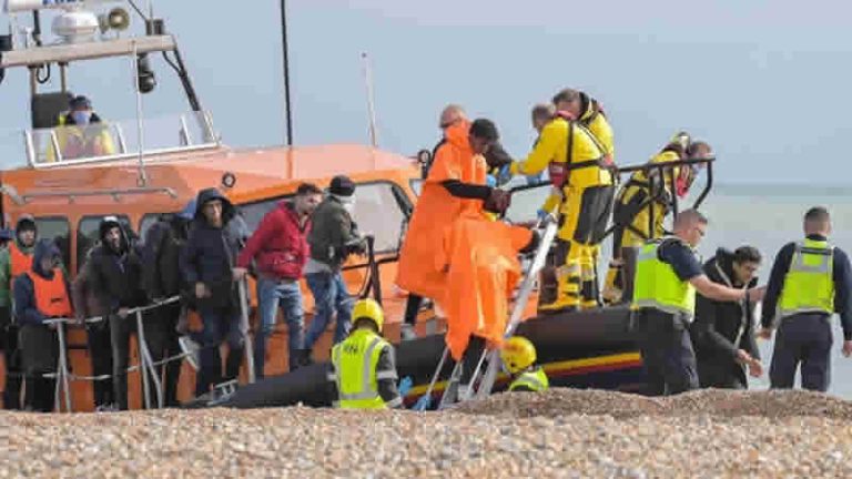İngiltere, Mültecilerin Aile Birleşimini Zorlaştırıyor