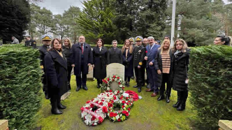 İngiltere ve İrlanda’da 18 Mart Şehitleri anıldı